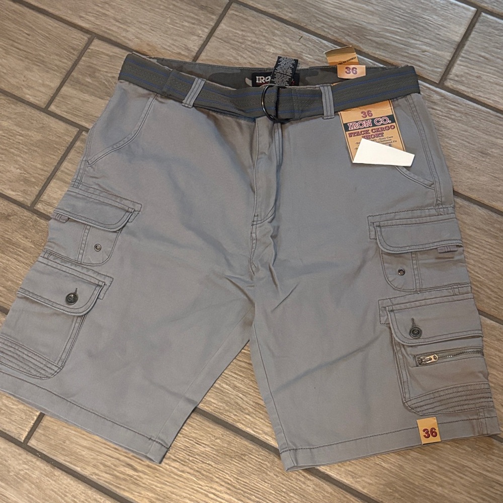 Rocawear Men's Cargo Shorts in Gray